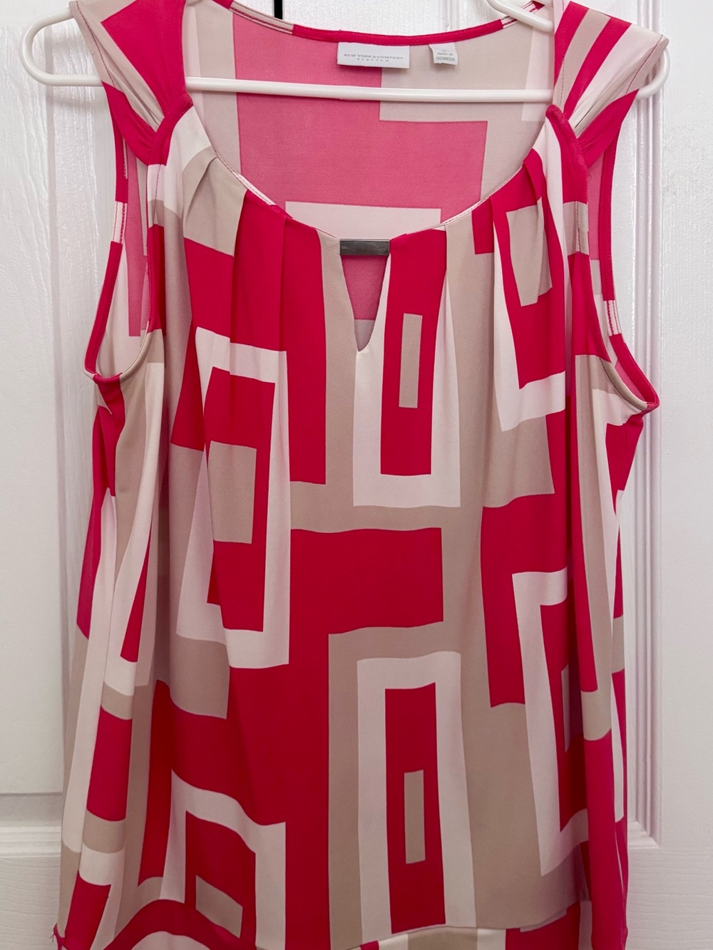 New York & Company Multicolored Geometric Sleeveless Top